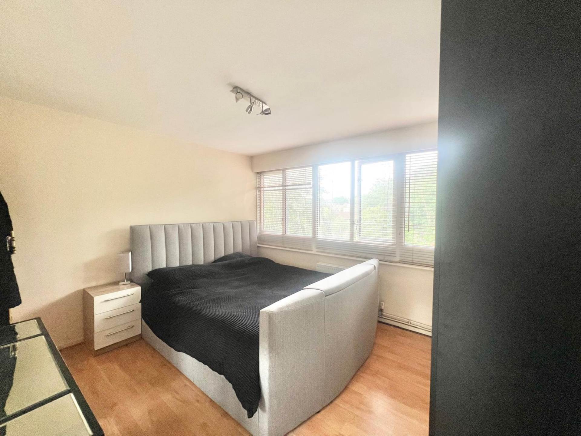 Flat Myrtle Road in Brentwood