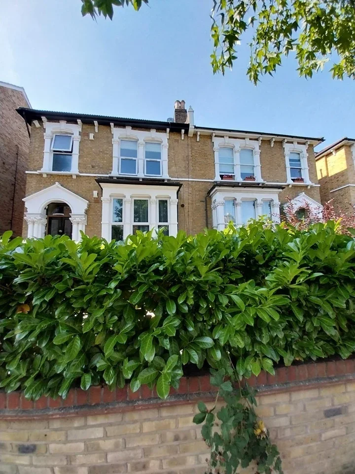 Flat Evering Road in Greater London