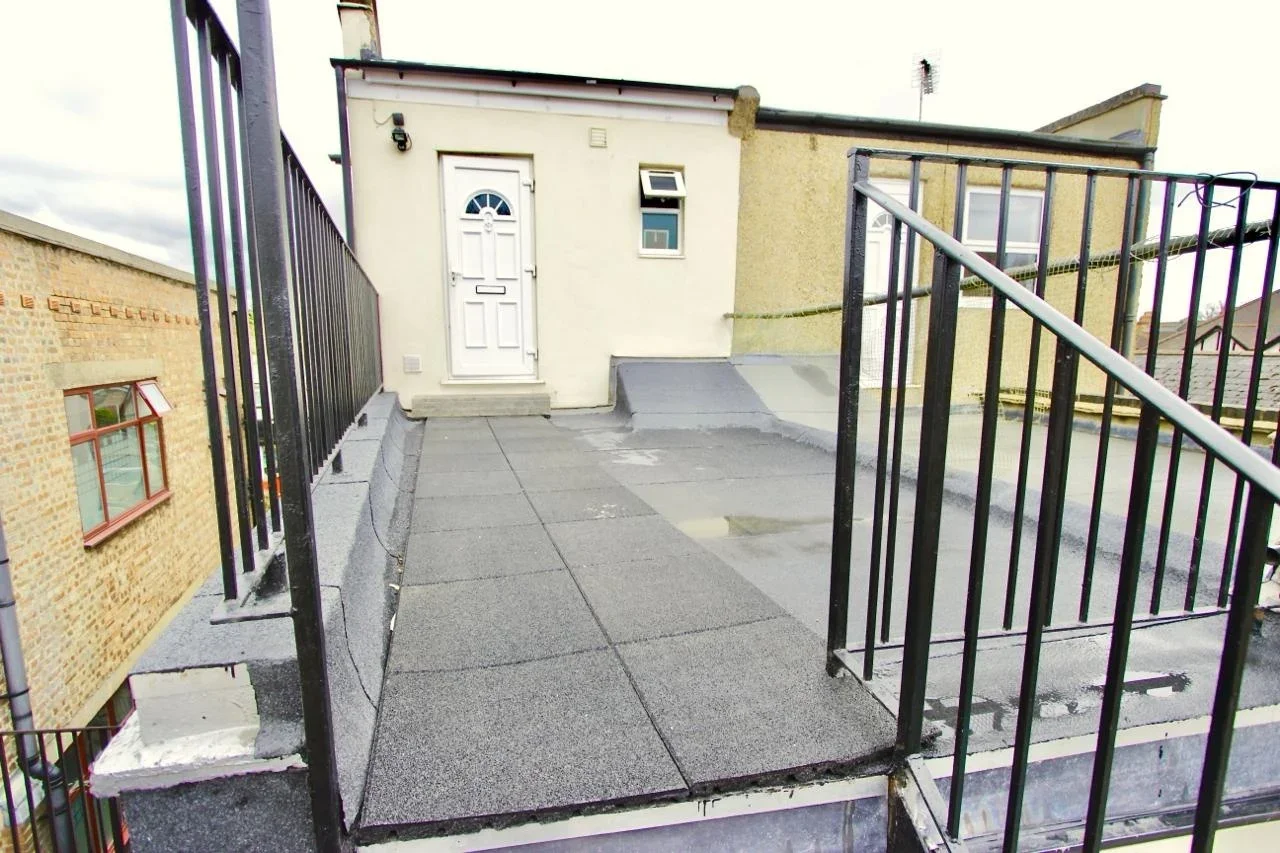 Flat Masons Avenue in Greater London