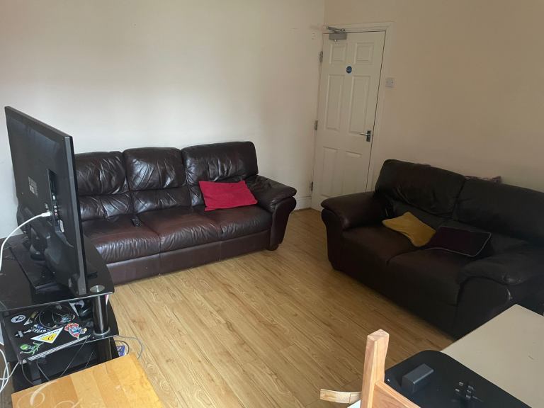 Room Milner Road in Liverpool
