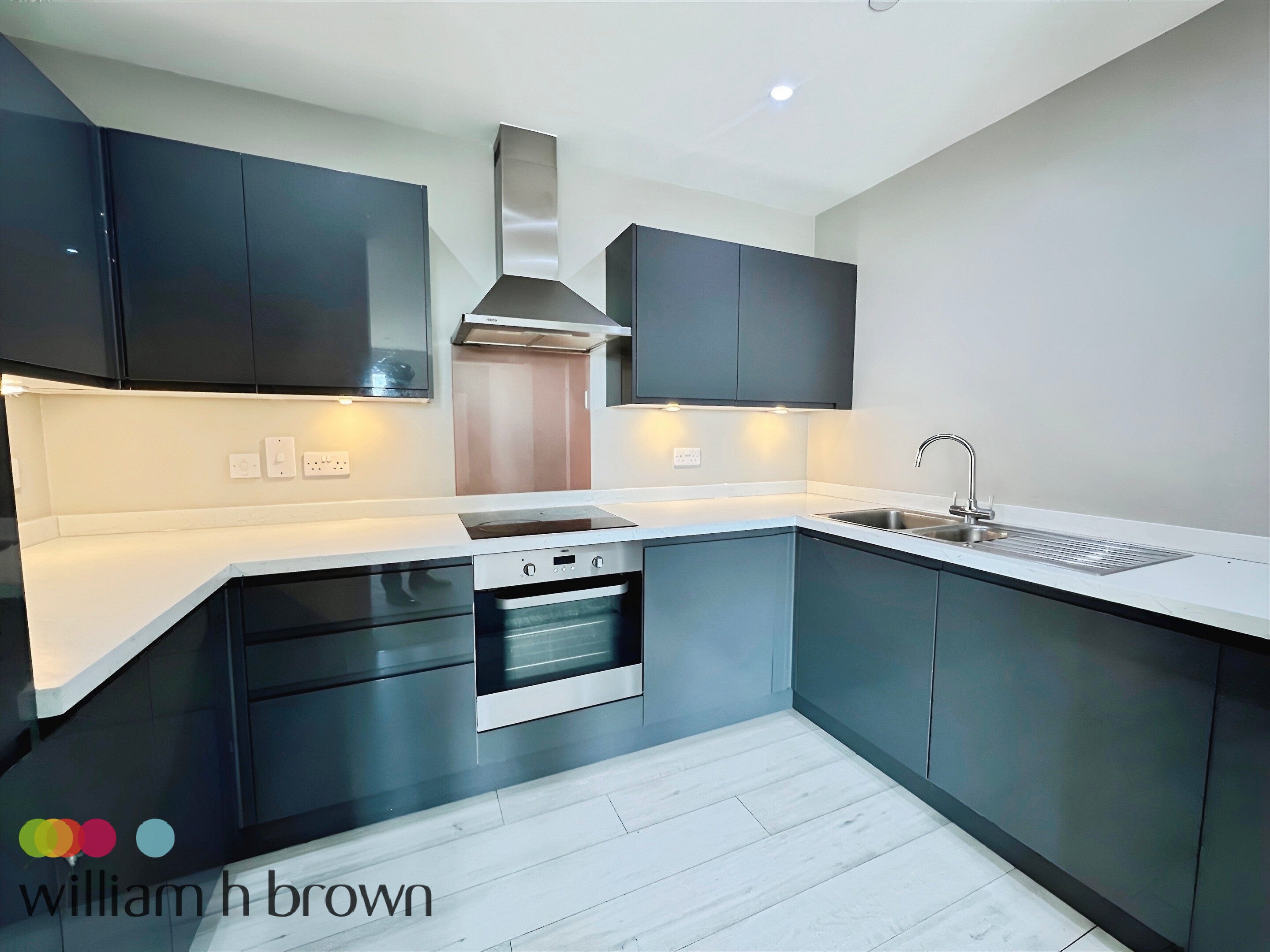 Flat Victoria Avenue in Southend-on-Sea