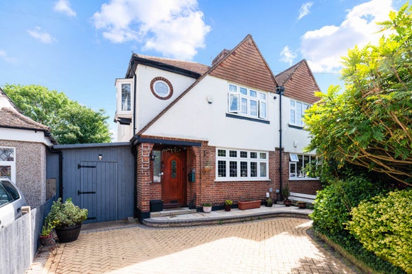 House Ewell Park Way in Epsom and Ewell