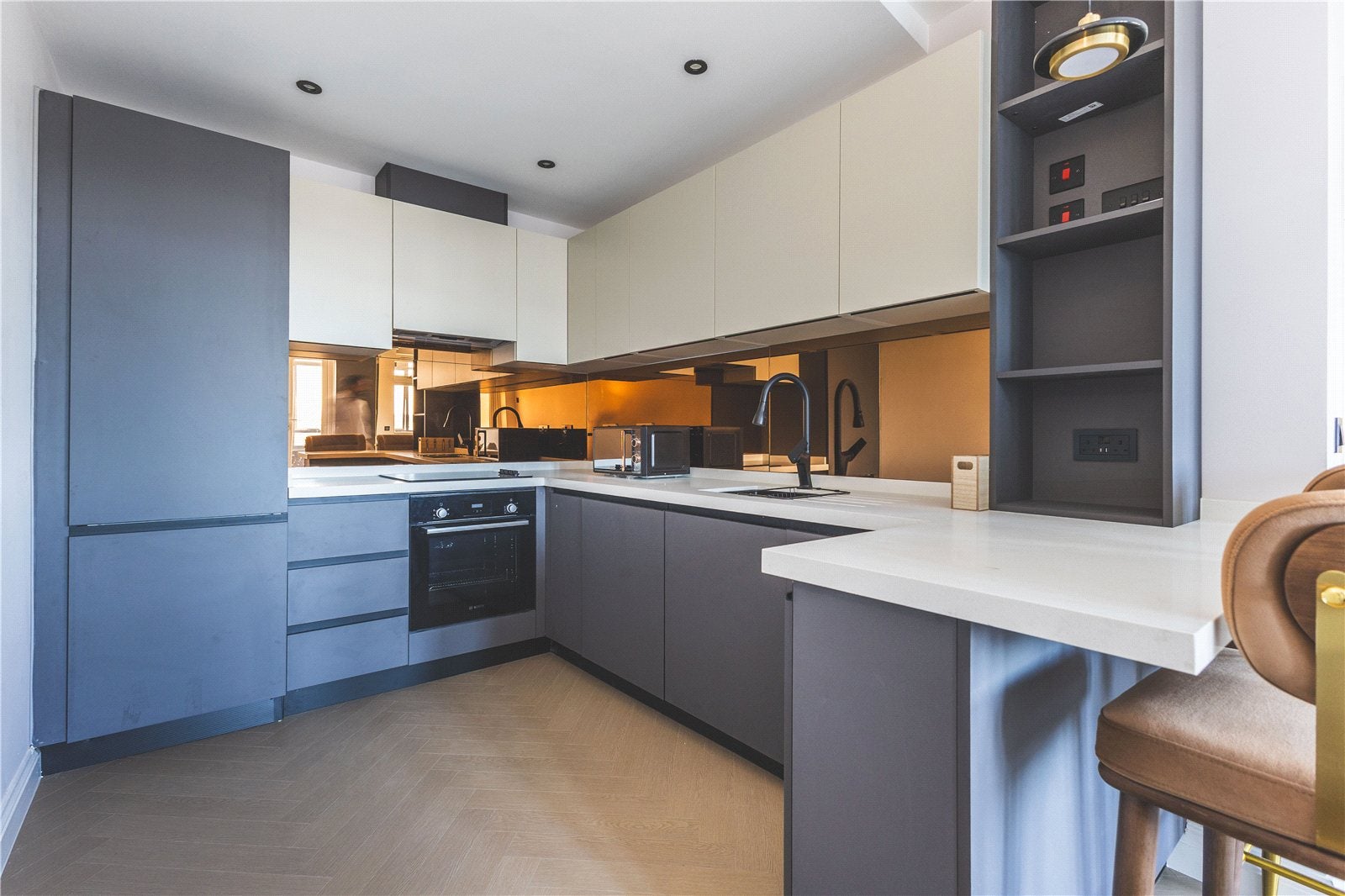Flat Philpot Street in Greater London