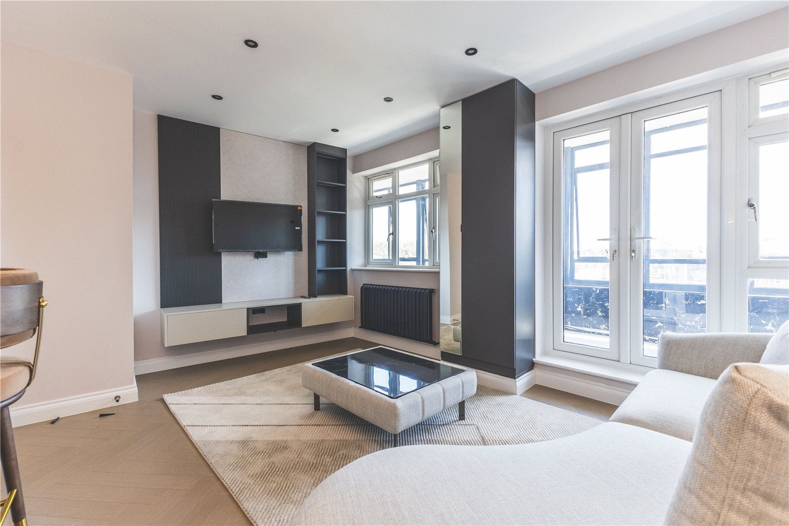 Flat Philpot Street in Greater London