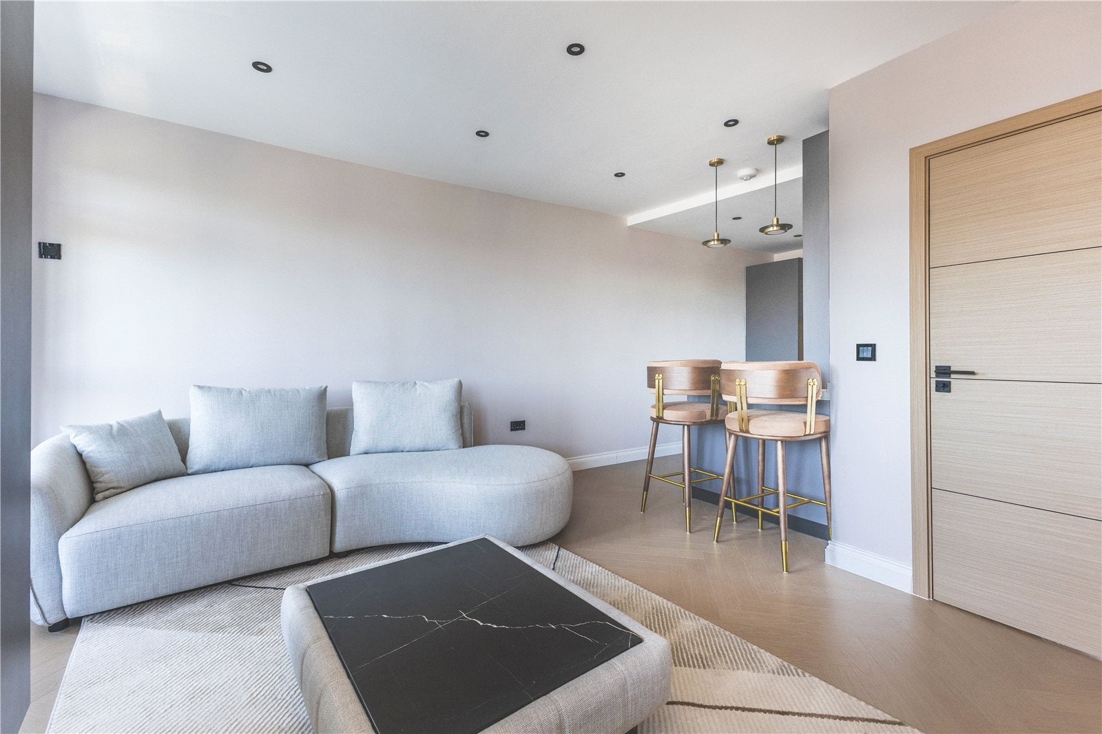 Flat Philpot Street in Greater London