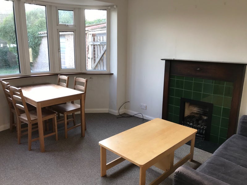 Room Lawley Avenue in Nottingham