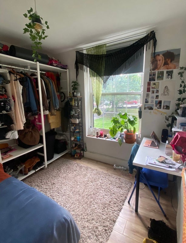 Room Pembury Road in Greater London