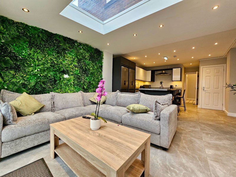 Room Lily Hill Street in Whitefield
