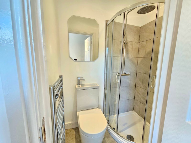 Room Lily Hill Street in Whitefield