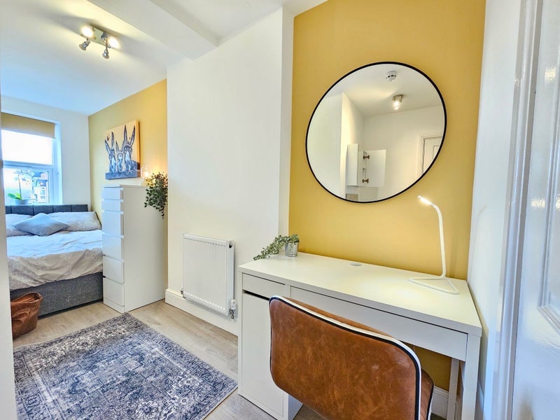 Room Lily Hill Street in Whitefield