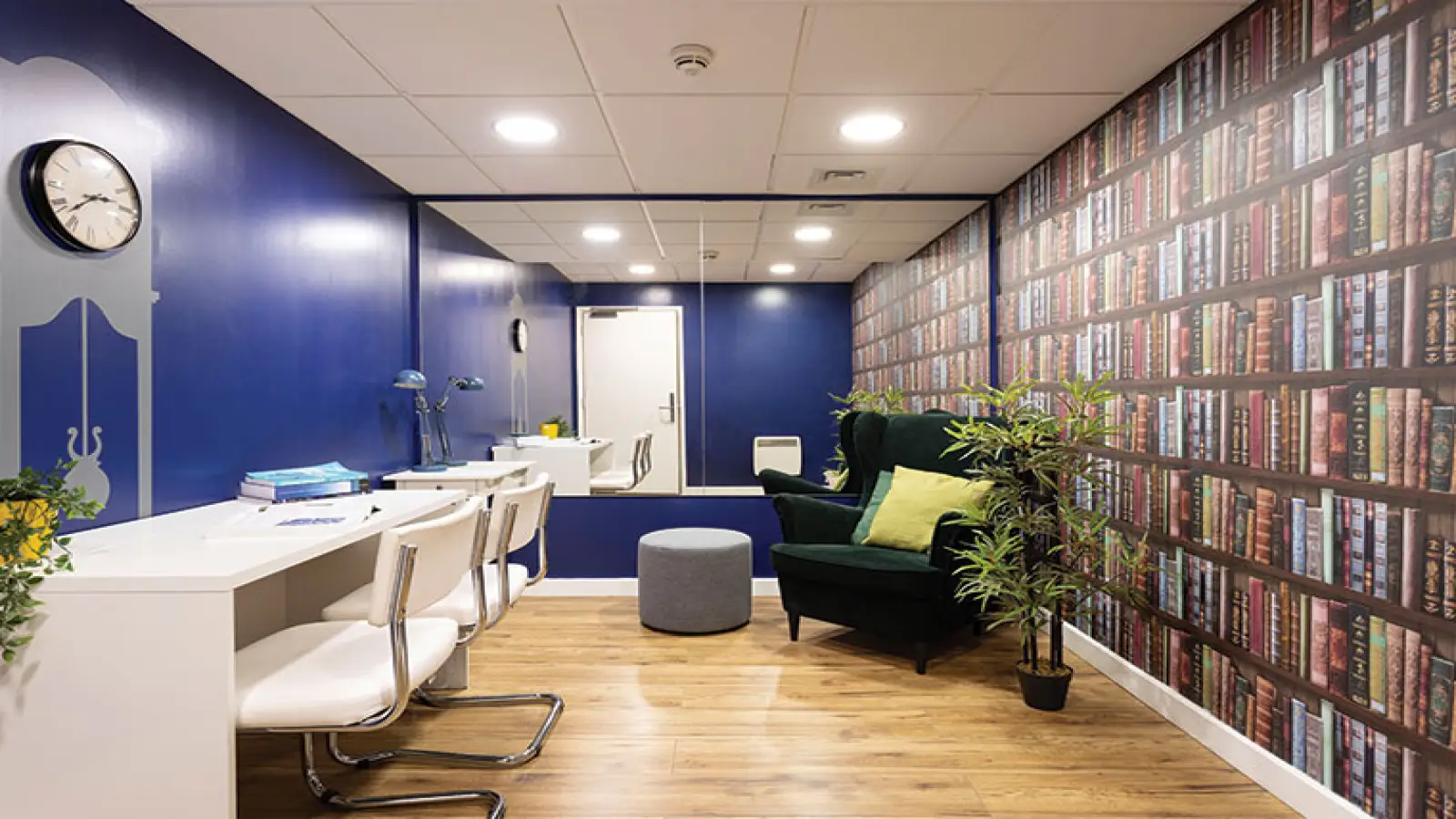 Flat Leman Street in Greater London