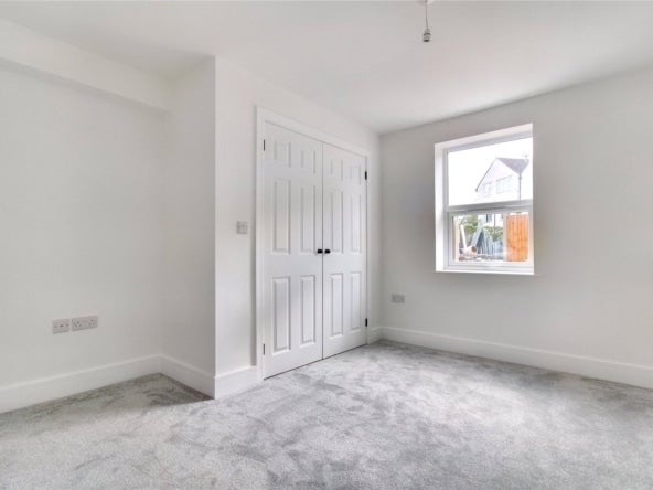 Flat Westcott Place in Swindon