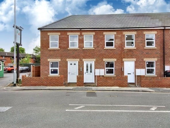 Flat Westcott Place in Swindon