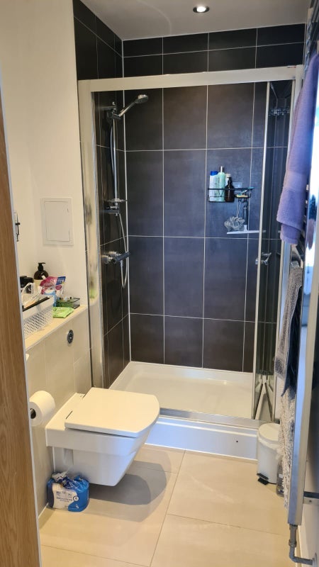 Room Samuel Street in Greater London