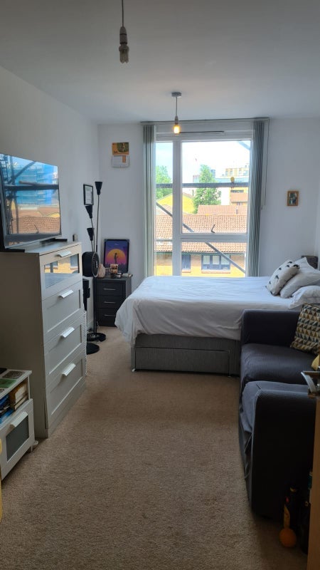 Room Samuel Street in Greater London