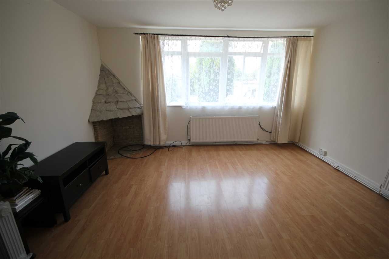 Flat Blenheim Road in Greater London