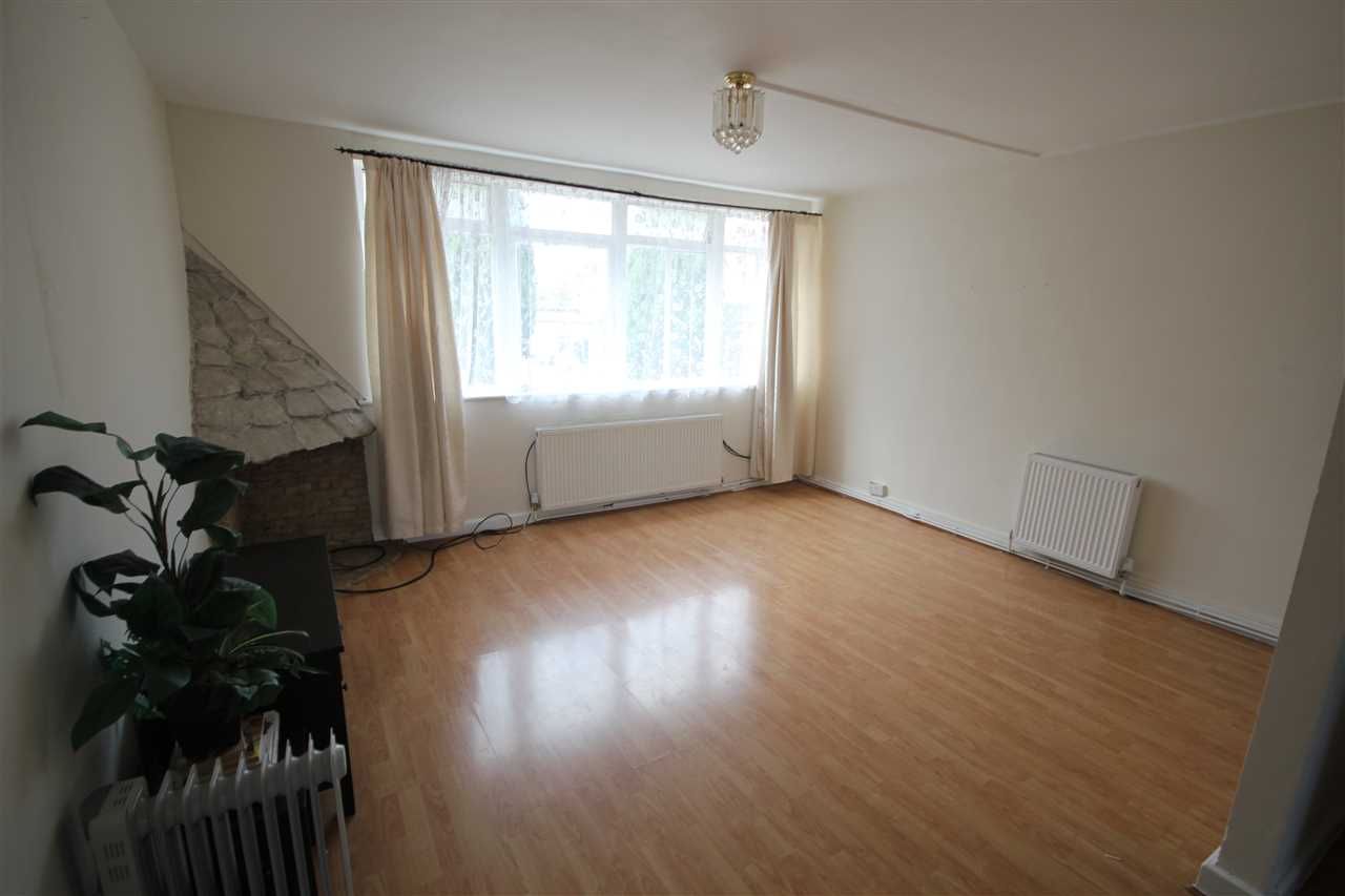 Flat Blenheim Road in Greater London