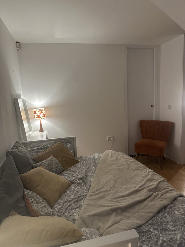 Room Ellesmere Street in Manchester