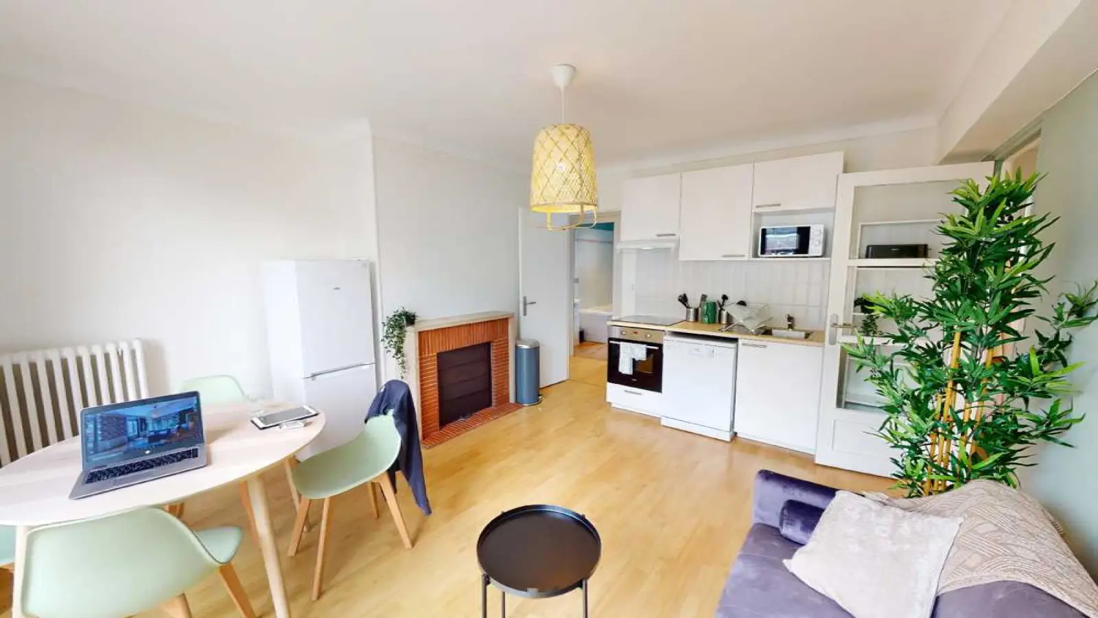 Room Rue de Saussure in Paris