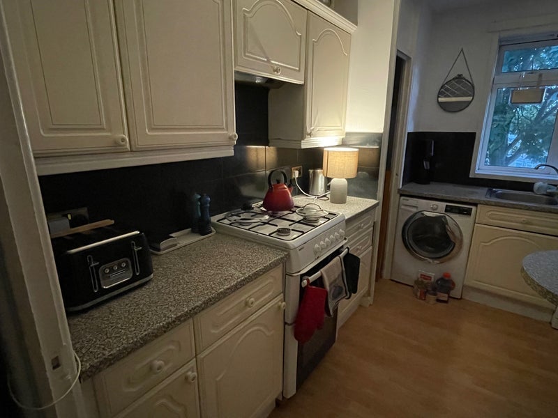 Room Allcroft Road in Greater London