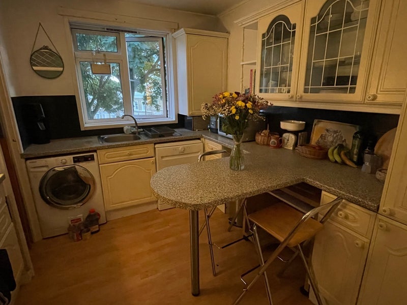 Room Allcroft Road in Greater London