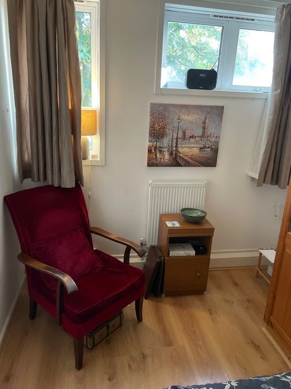Room Allcroft Road in Greater London