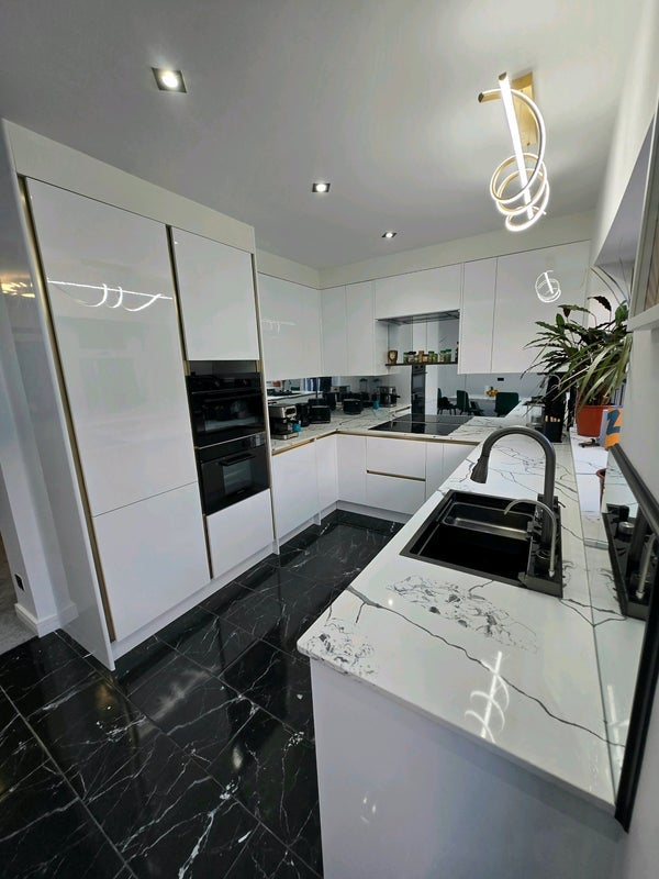 Room Ampleforth Road in Greater London