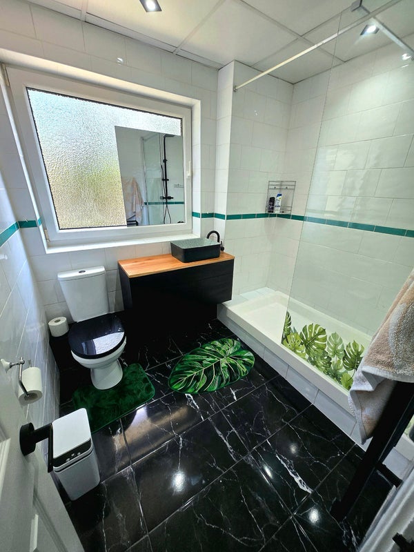 Room Ampleforth Road in Greater London