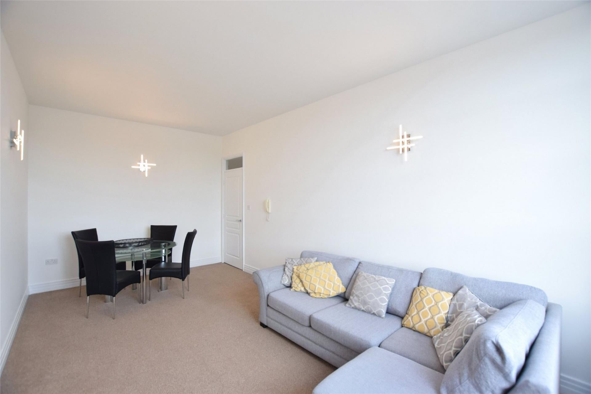 Flat Wills Mews in Newcastle upon Tyne