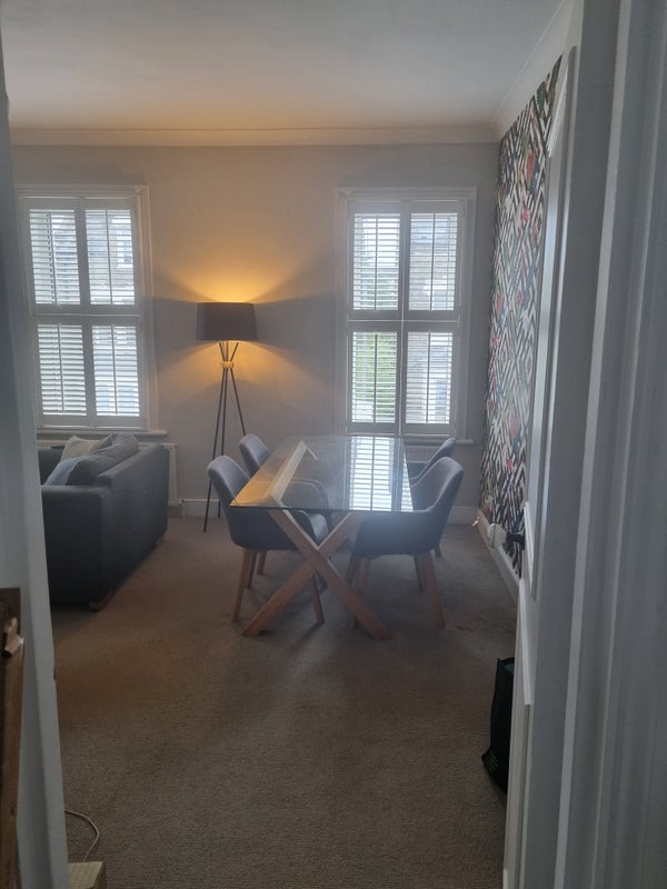 Room Fullerton Road in Greater London
