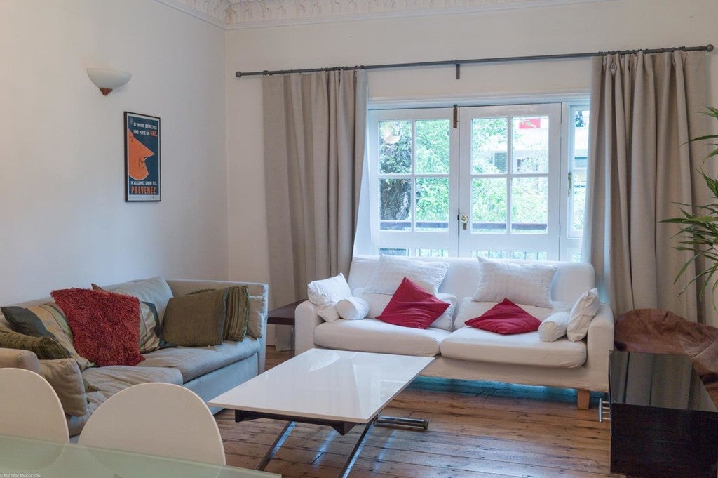 Flat Queen's Drive in Greater London