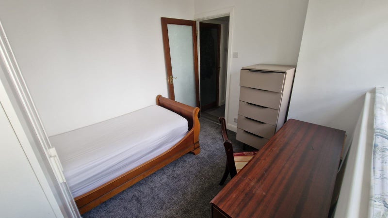 Room Robin Hood Lane in Greater London