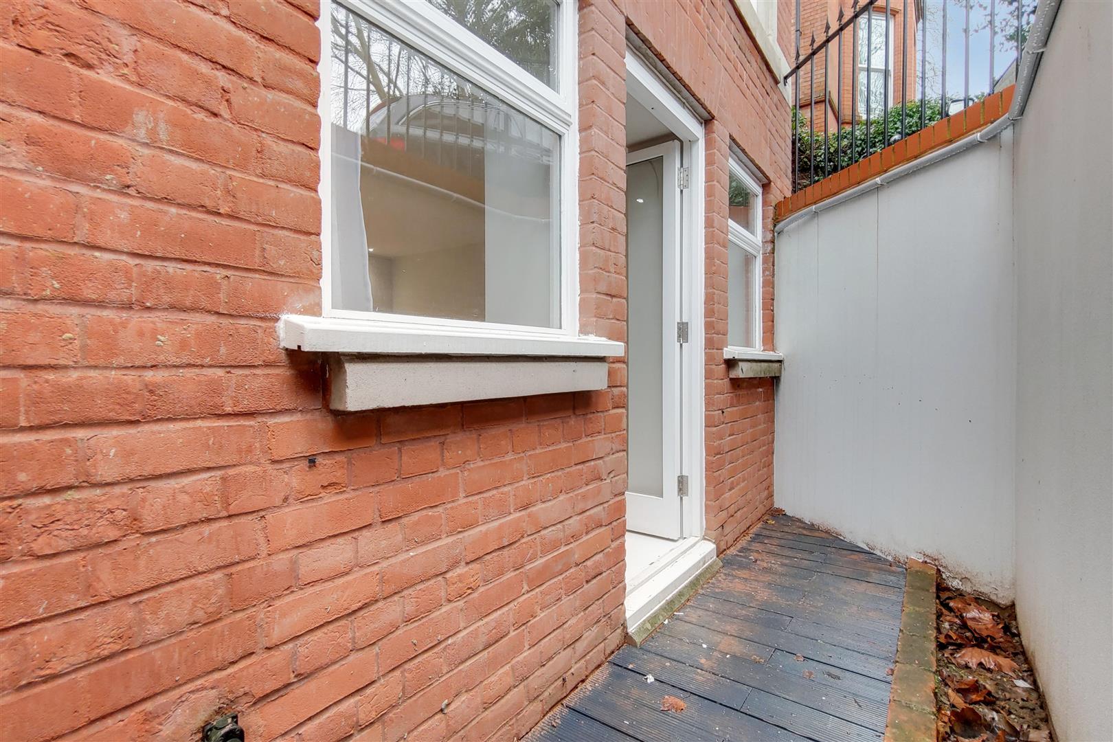 Flat Fitzjohn's Avenue in London