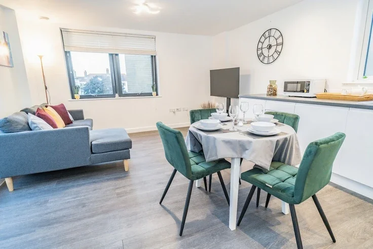 Flat Blackwall Lane in Greater London