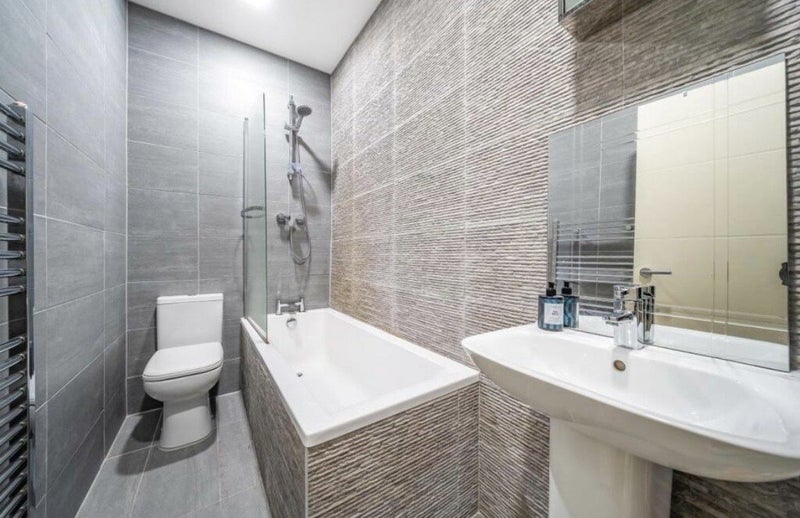 Room Stanstead Road in Greater London
