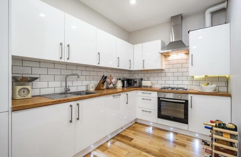 Room Stanstead Road in Greater London