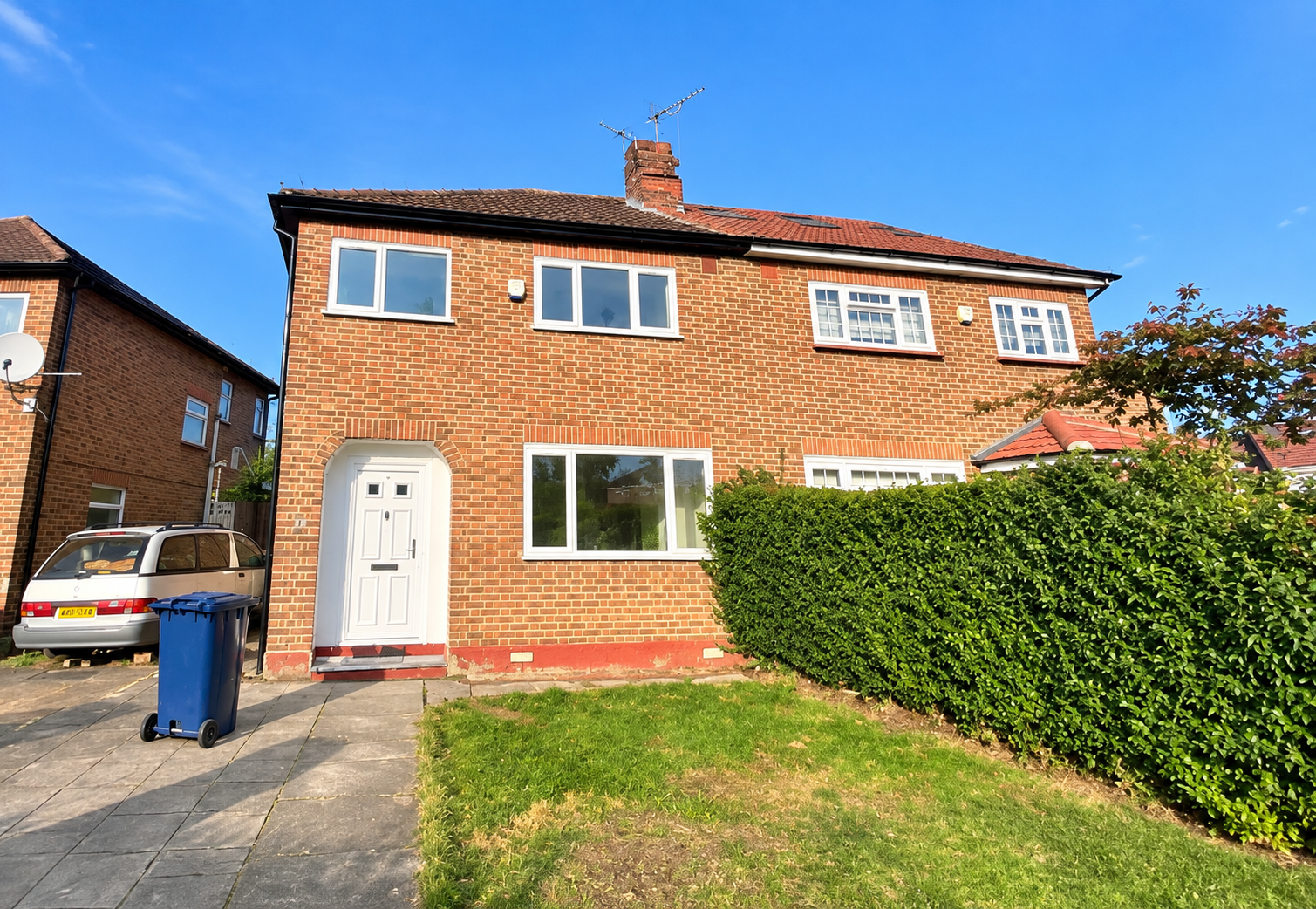 House Iveagh Avenue in Greater London