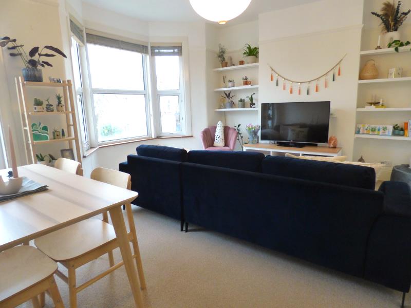 Flat Elsinore Road in Greater London