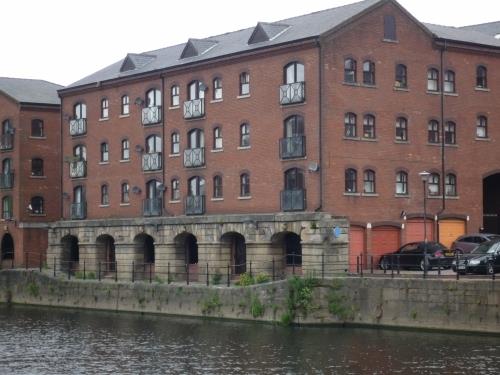 Flat Riverside Court in Leeds