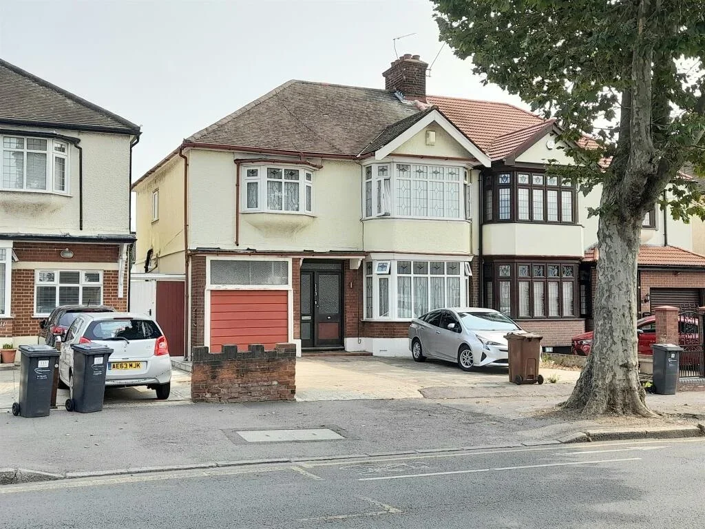 House Upney Lane in Greater London