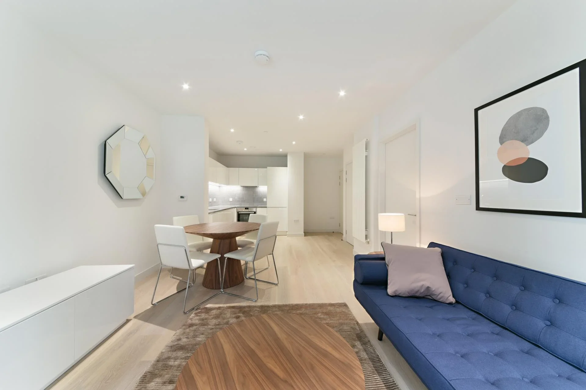 Flat Riverside Walk in Greater London