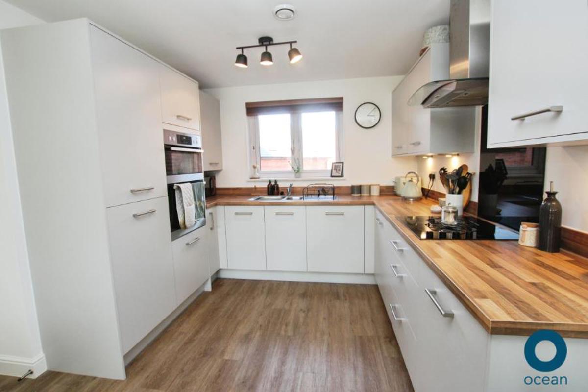 Flat Tanner Close in Harry Stoke