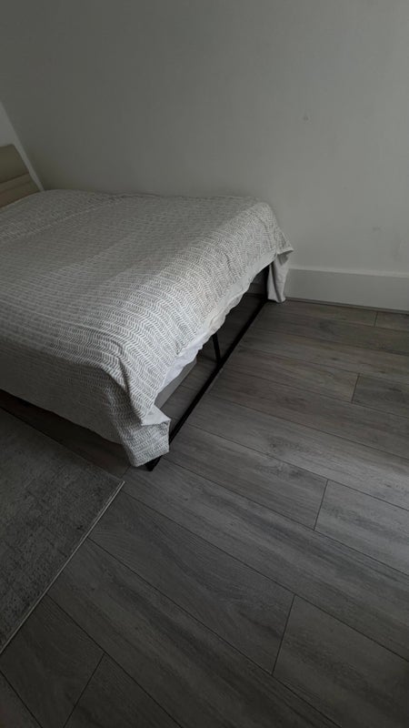 Room Brightwell Crescent in Greater London