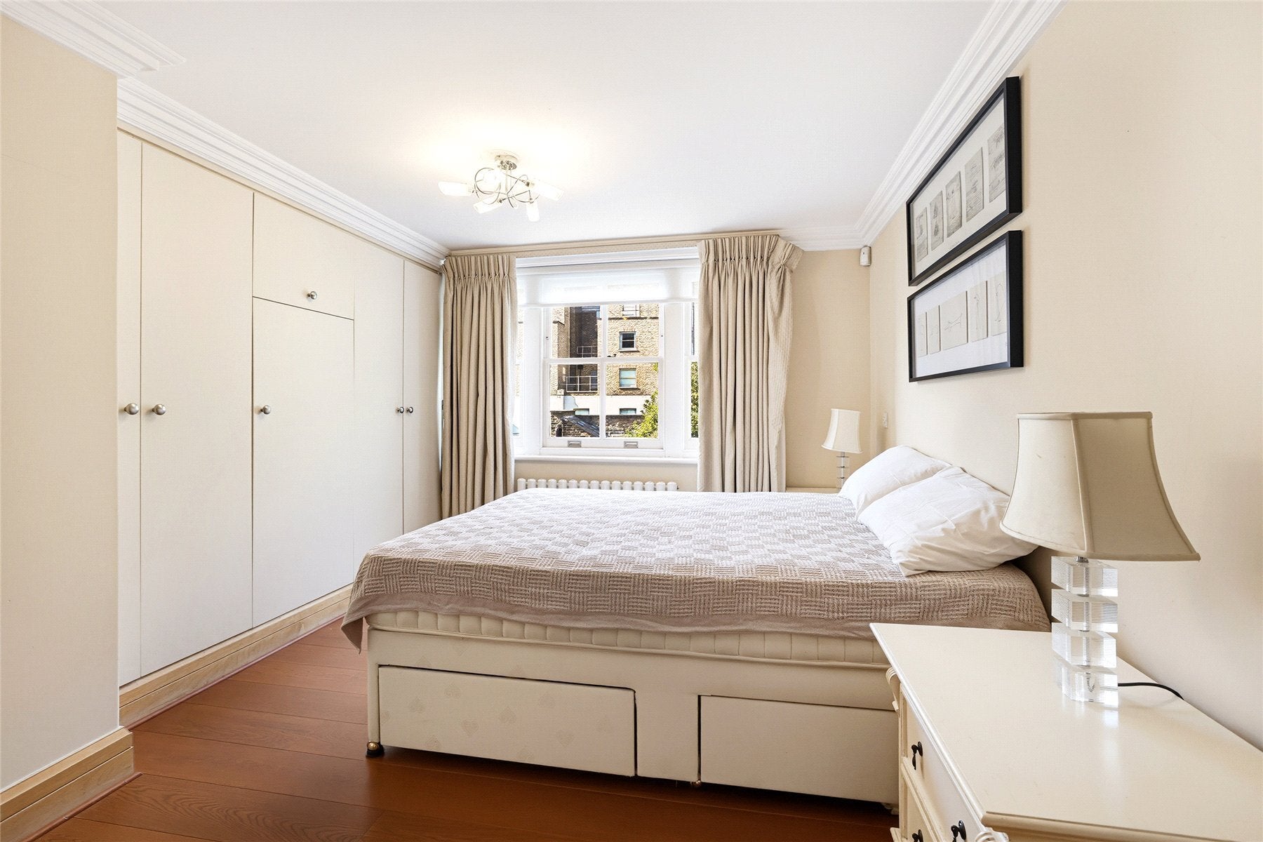 Flat Hans Road in Greater London