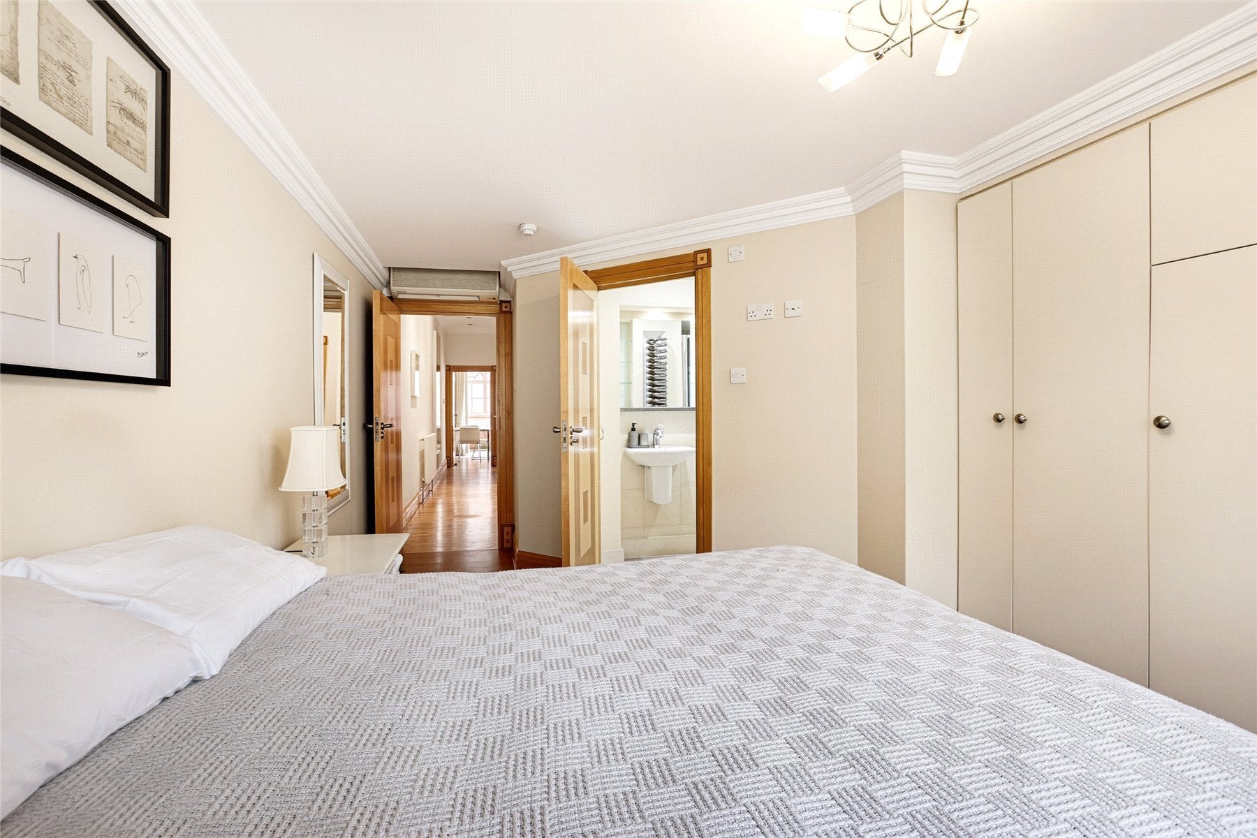 Flat Hans Road in Greater London