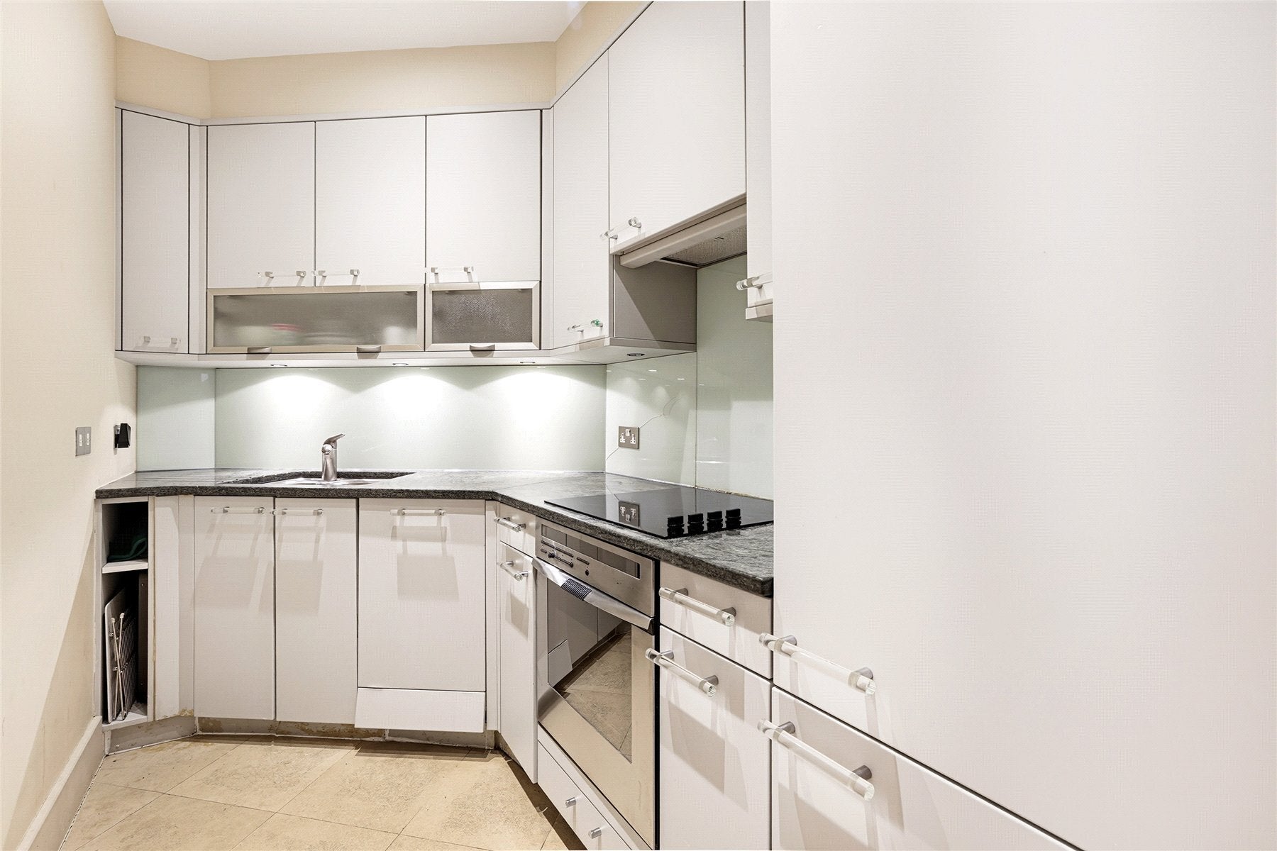 Flat Hans Road in Greater London
