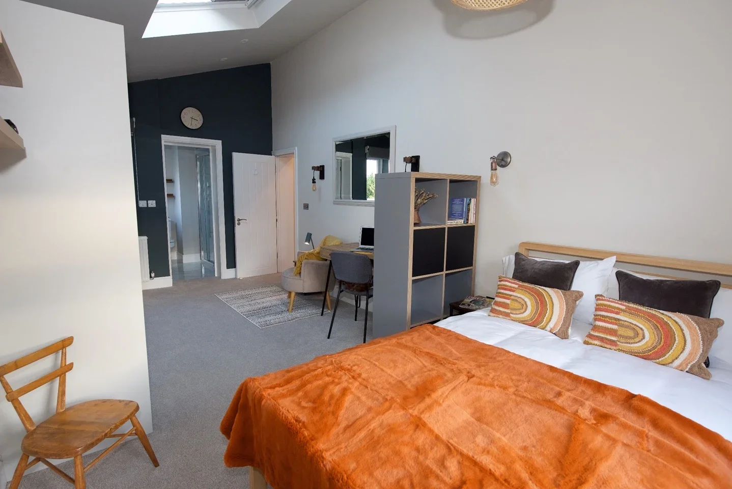 Room Stanwell Road in Borough of Spelthorne