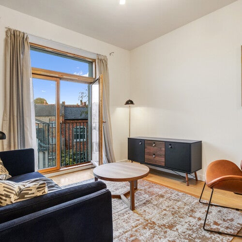 Flat Kingsgate Place in Greater London