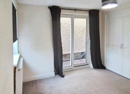 Flat Briar Close in Wychavon