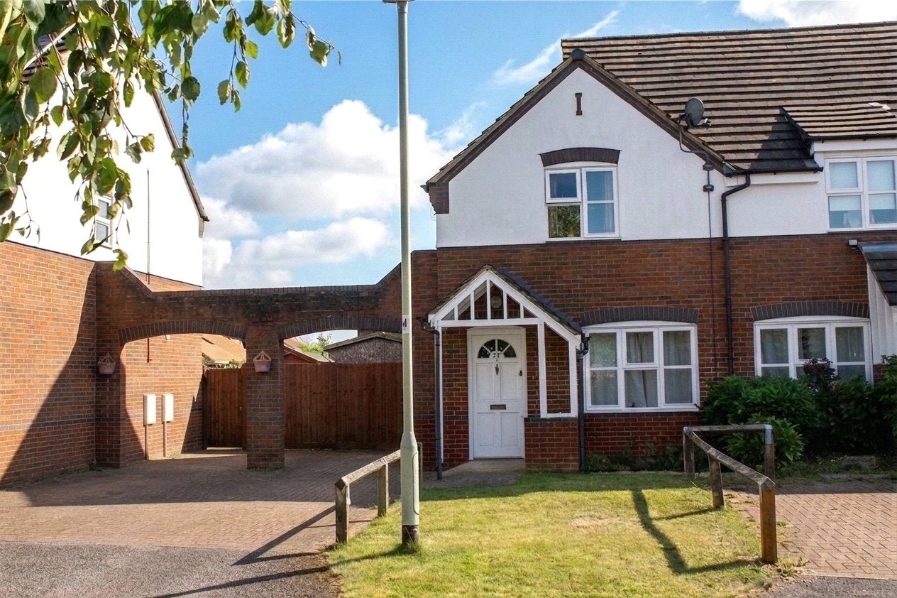 House Alder Close in Reading